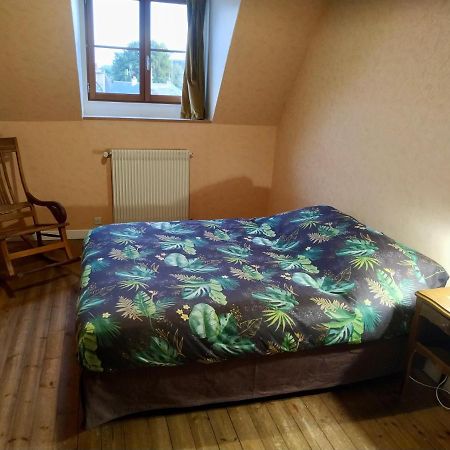 Le Gite Du Tresor Apartment Монтрои-Беле Екстериор снимка