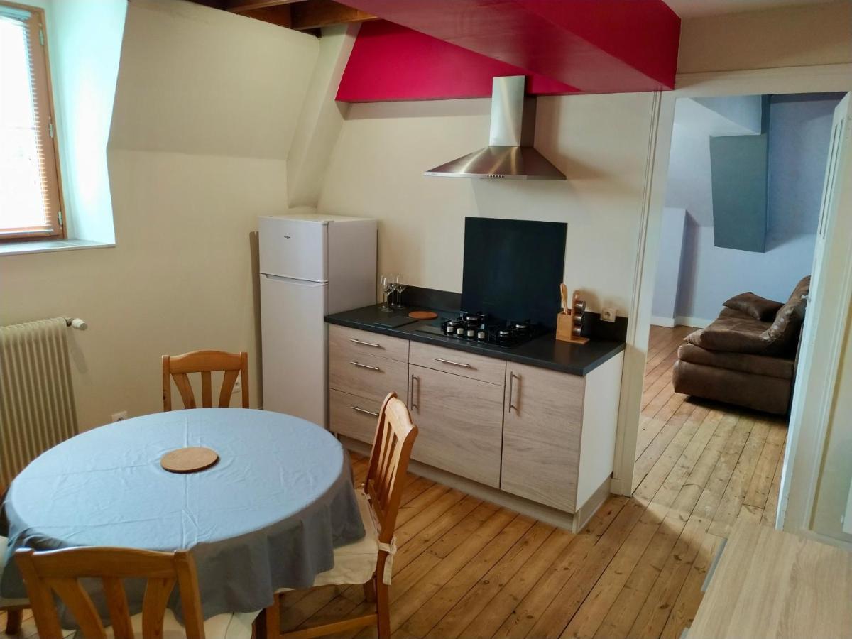 Le Gite Du Tresor Apartment Монтрои-Беле Екстериор снимка