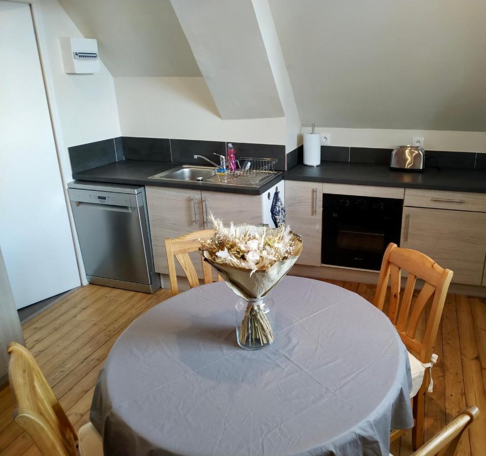 Le Gite Du Tresor Apartment Монтрои-Беле Екстериор снимка