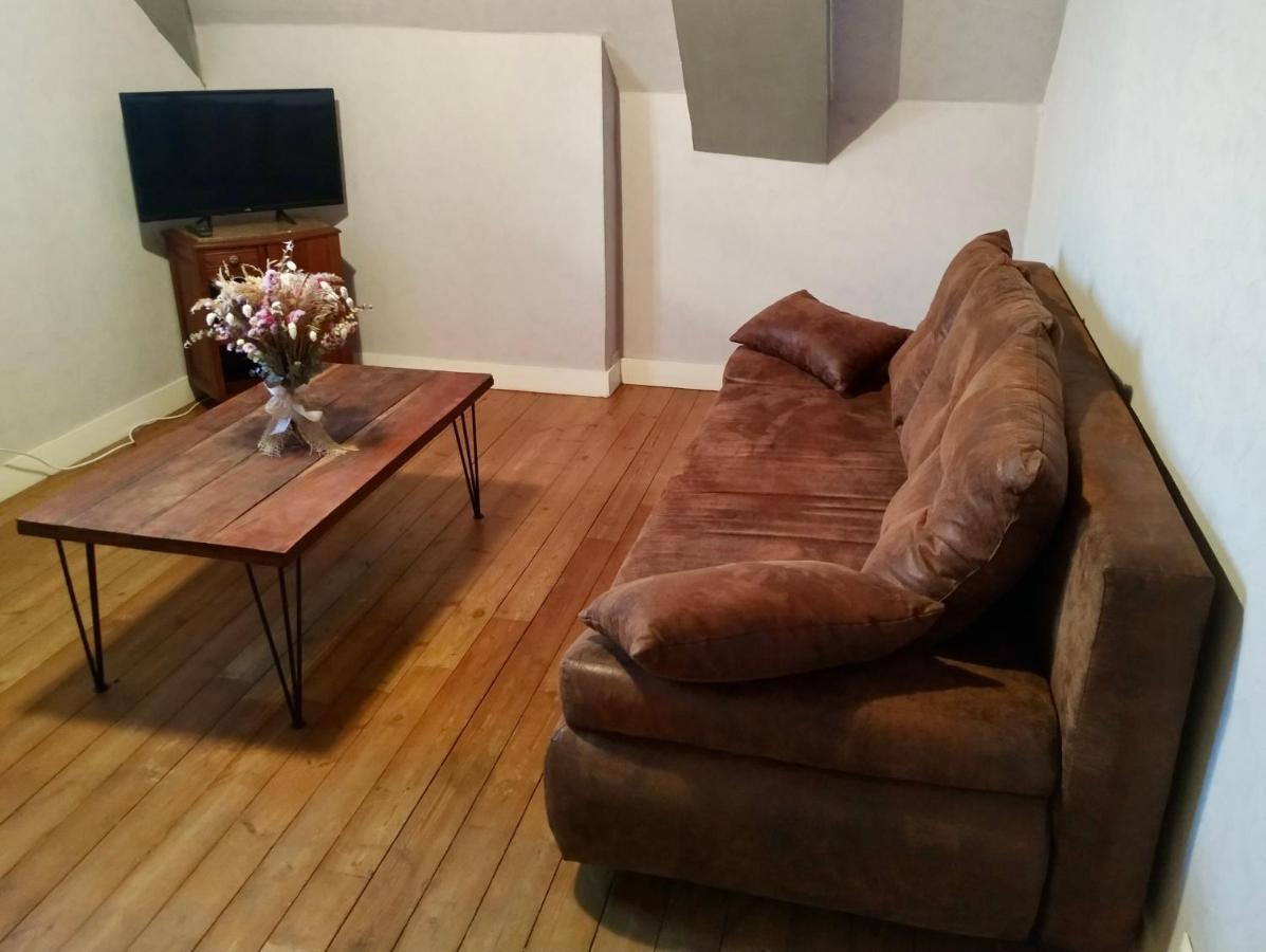 Le Gite Du Tresor Apartment Монтрои-Беле Екстериор снимка